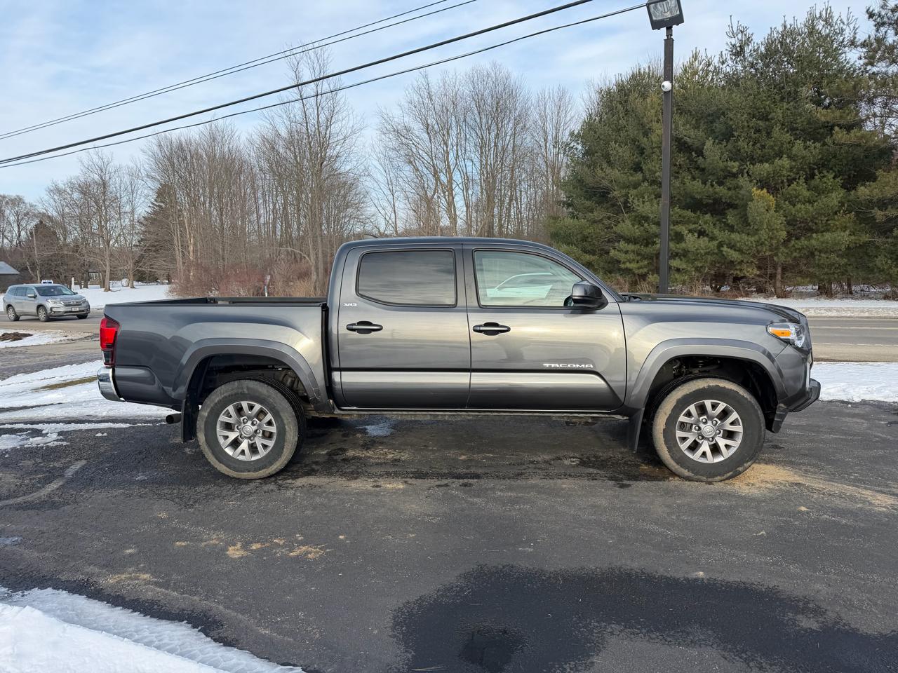 Toyota Tacoma TRD Off Road Double Cab 5' Bed V6 4x4 MT (Natl) 2018
