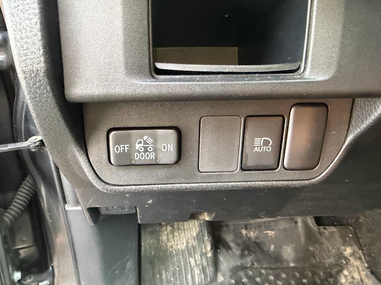 Toyota Tacoma TRD Off Road Double Cab 5' Bed V6 4x4 MT (Natl) 2018