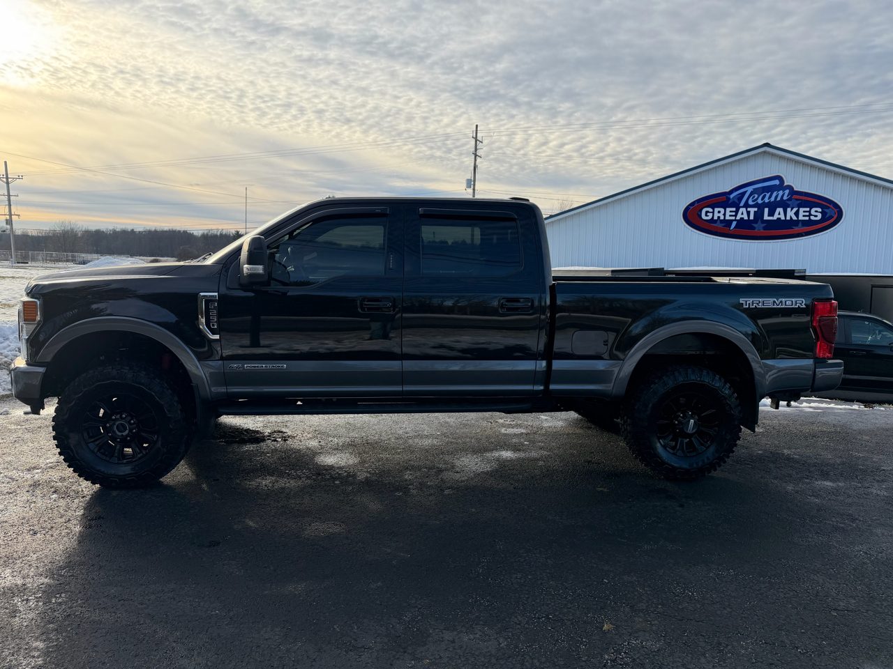 Ford Super Duty F-250 SRW Lariat 4WD Crew Cab 6.75' Box 2022