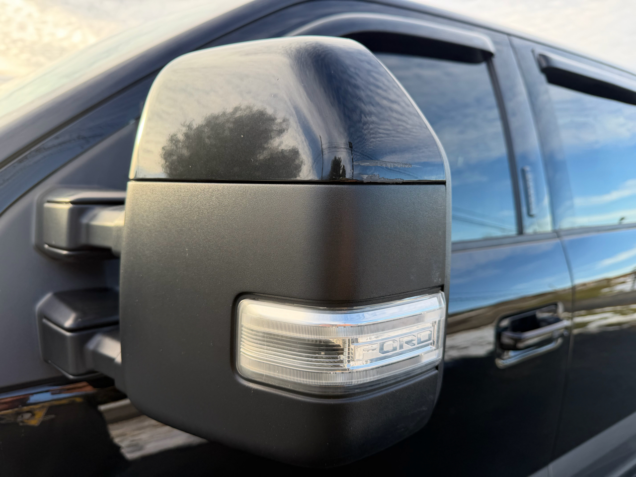 Ford Super Duty F-250 SRW Lariat 4WD Crew Cab 6.75' Box 2022