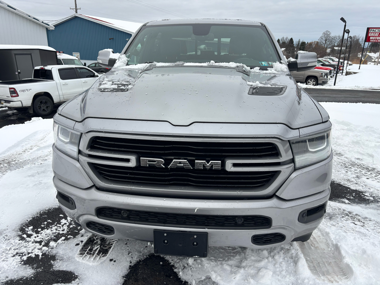 RAM 1500 Laramie 4x4 Crew Cab 5'7" Box 2020