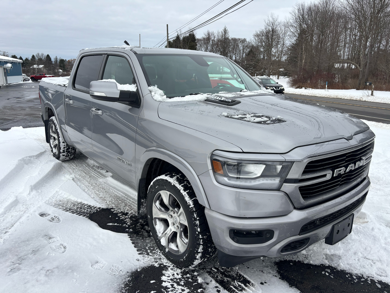 RAM 1500 Laramie 4x4 Crew Cab 5'7" Box 2020