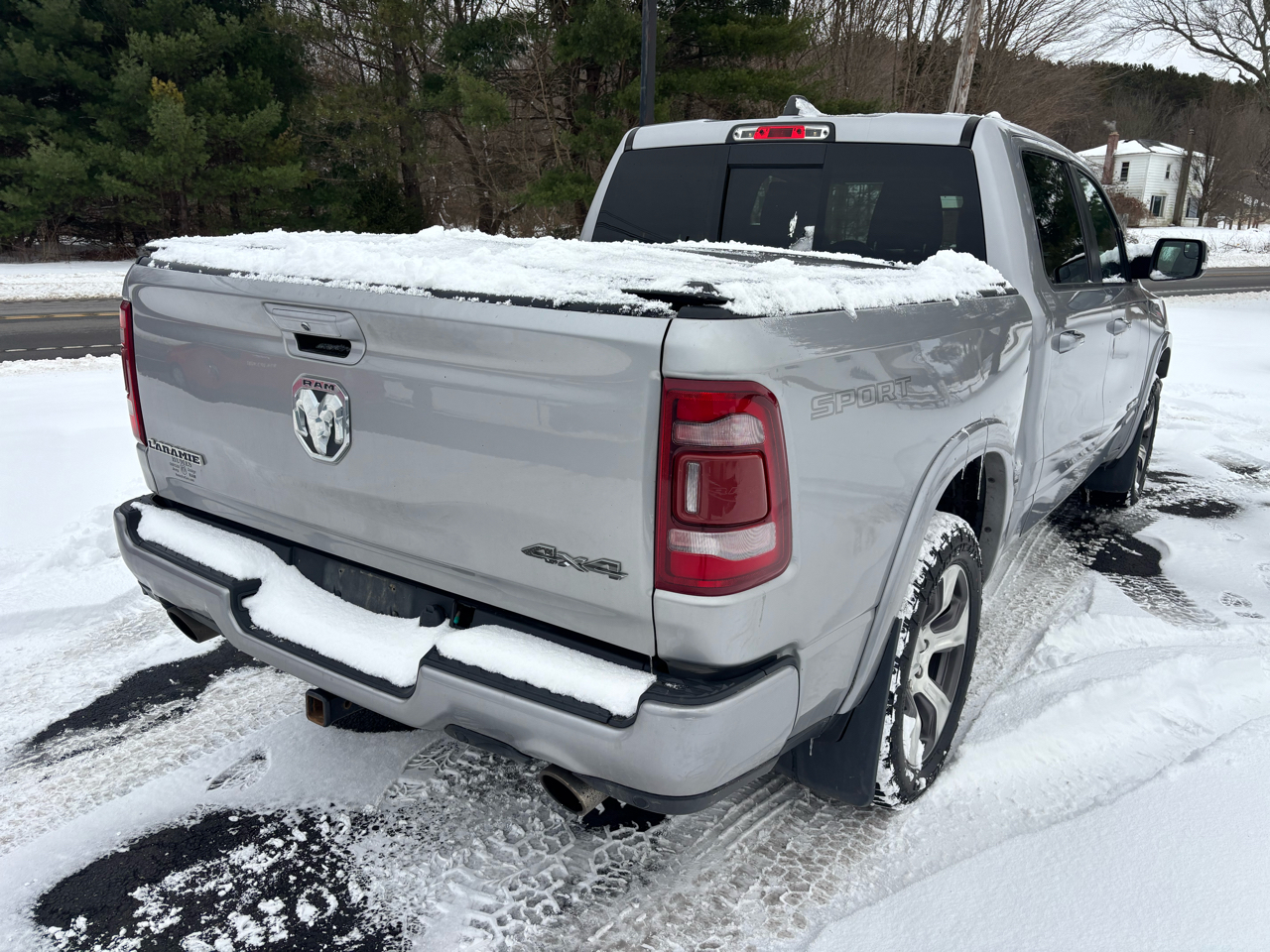 RAM 1500 Laramie 4x4 Crew Cab 5'7" Box 2020