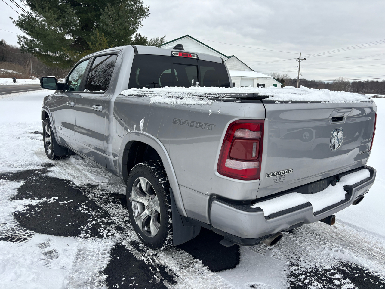 RAM 1500 Laramie 4x4 Crew Cab 5'7" Box 2020