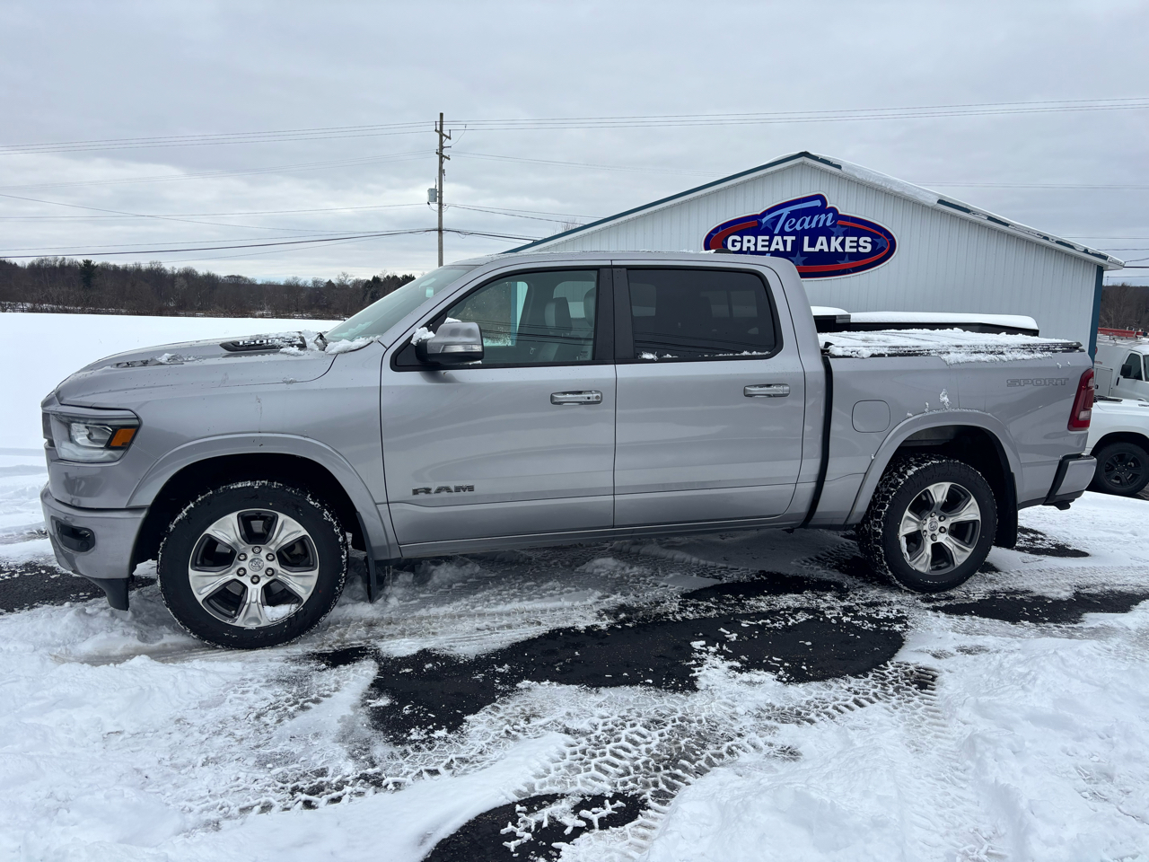 RAM 1500 Laramie 4x4 Crew Cab 5'7" Box 2020