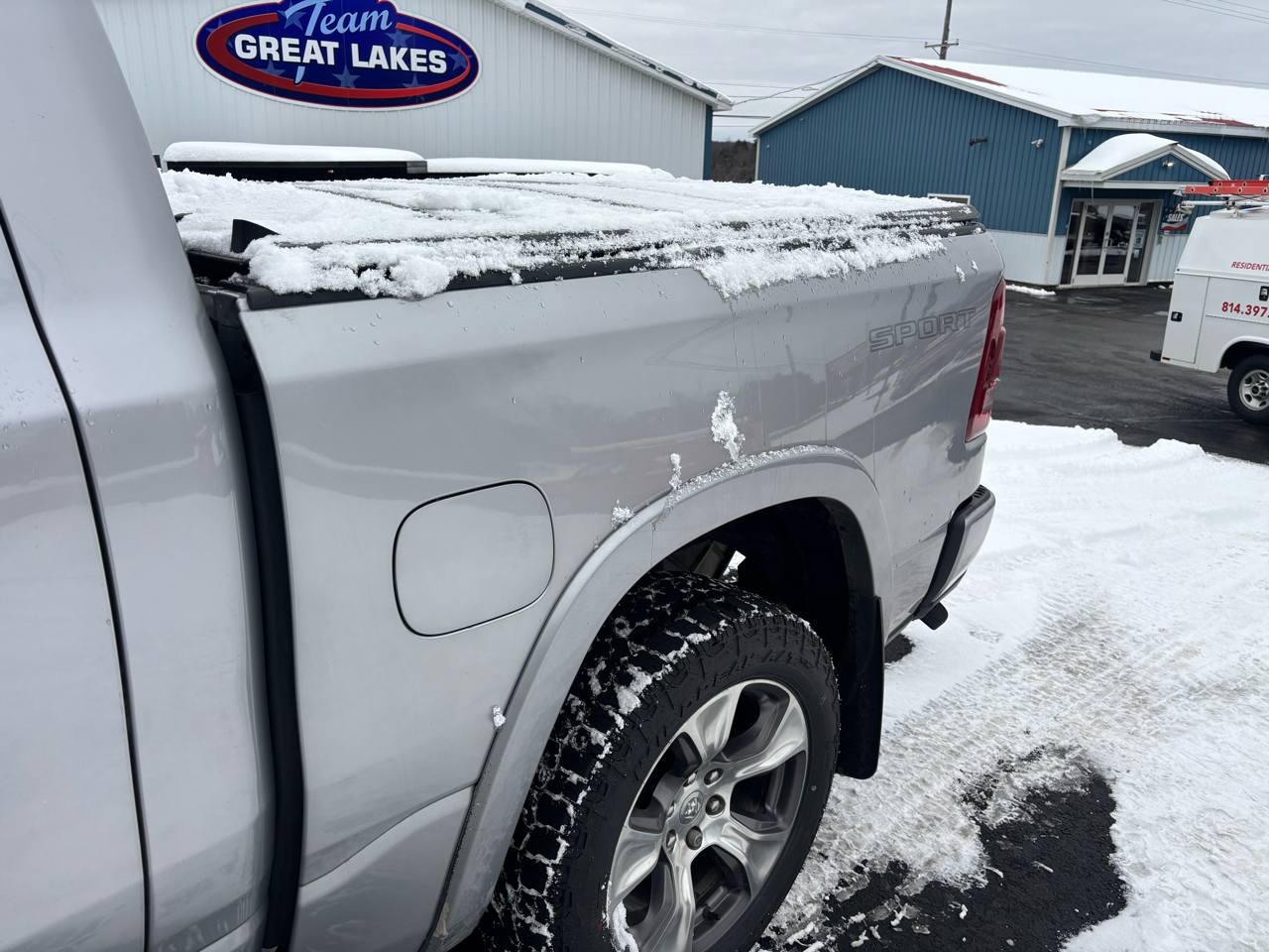 RAM 1500 Laramie 4x4 Crew Cab 5'7" Box 2020