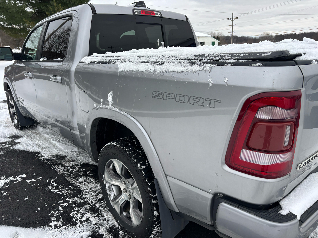 RAM 1500 Laramie 4x4 Crew Cab 5'7" Box 2020