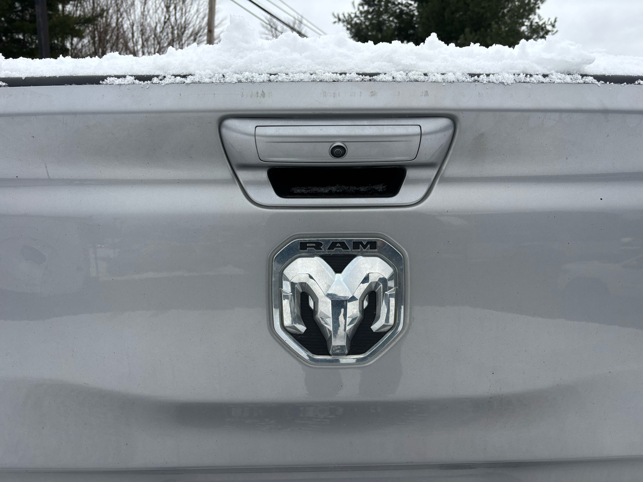 RAM 1500 Laramie 4x4 Crew Cab 5'7" Box 2020