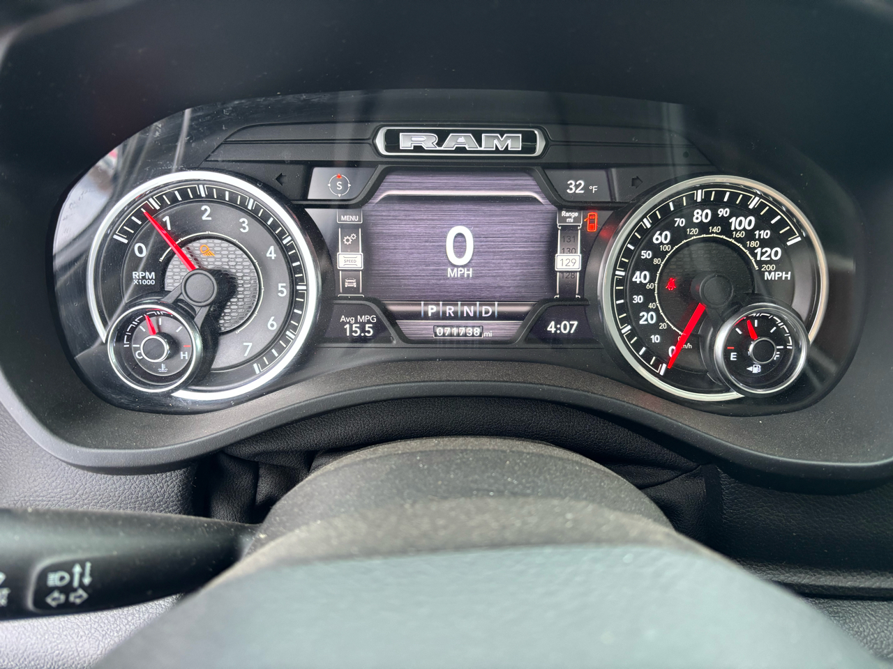 RAM 1500 Laramie 4x4 Crew Cab 5'7" Box 2020