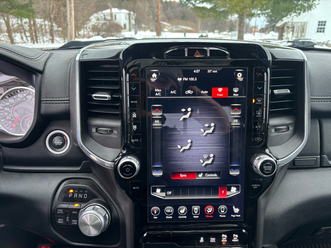 RAM 1500 Laramie 4x4 Crew Cab 5'7" Box 2020