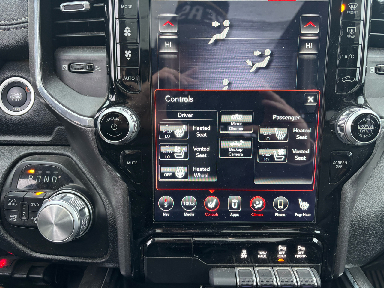 RAM 1500 Laramie 4x4 Crew Cab 5'7" Box 2020