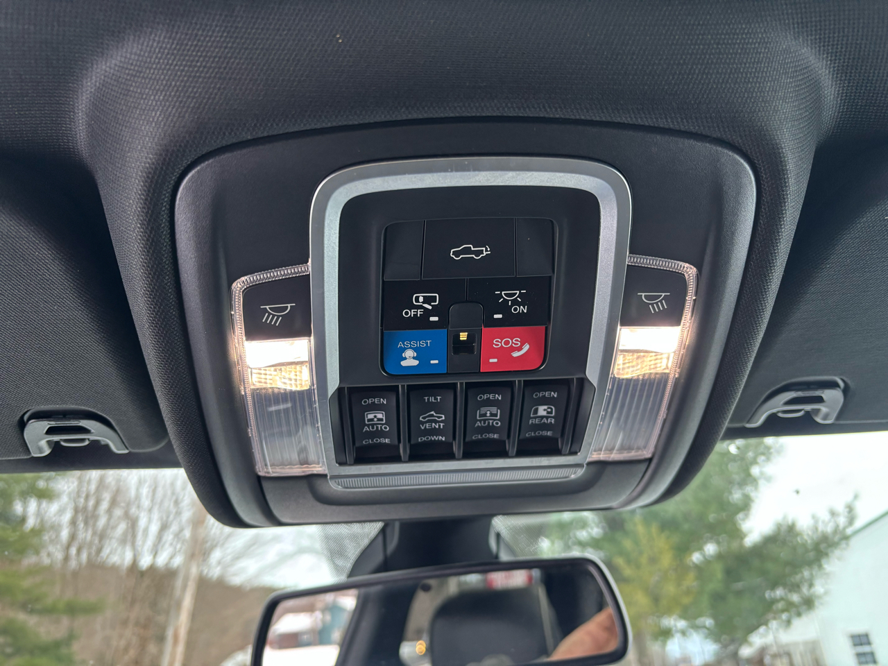 RAM 1500 Laramie 4x4 Crew Cab 5'7" Box 2020