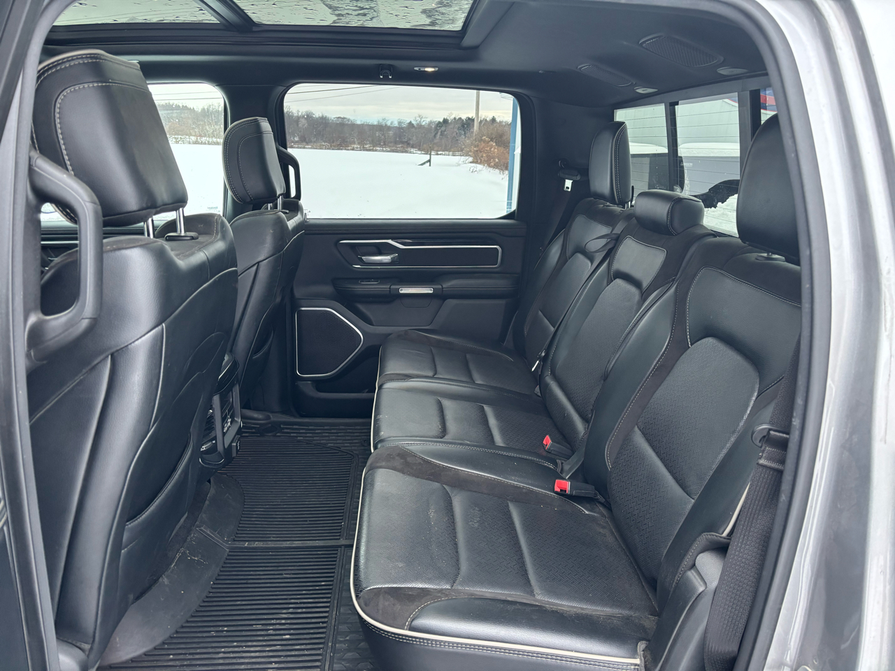 RAM 1500 Laramie 4x4 Crew Cab 5'7" Box 2020