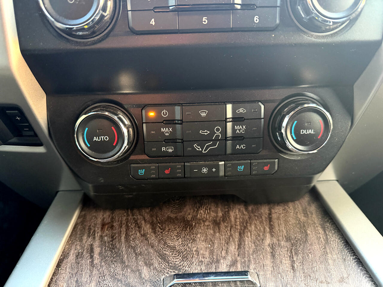 Ford Super Duty F-250 SRW Lariat 4WD Crew Cab 6.75' Box 2019