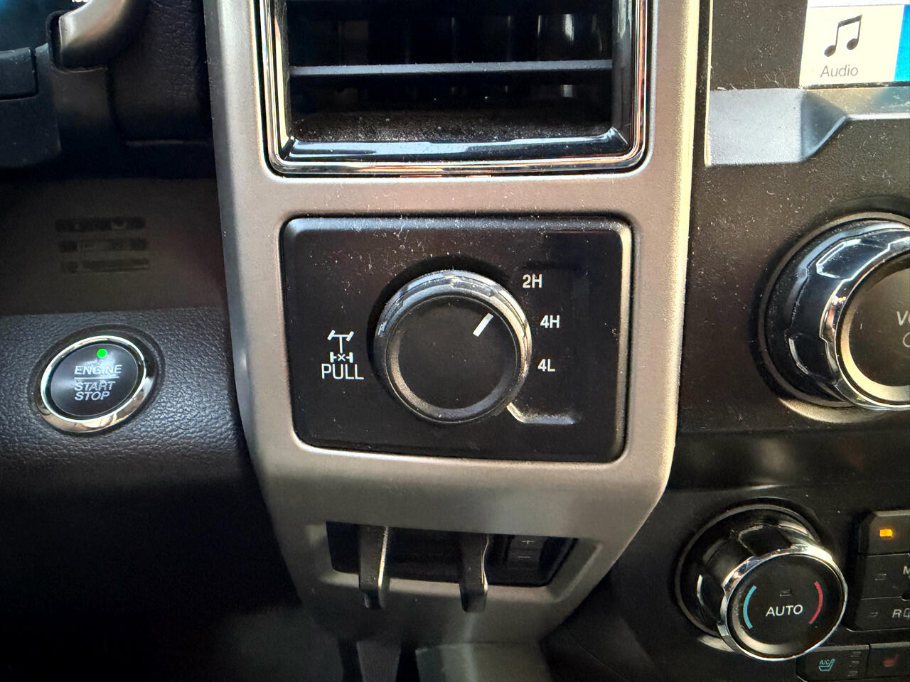 Ford Super Duty F-250 SRW Lariat 4WD Crew Cab 6.75' Box 2019