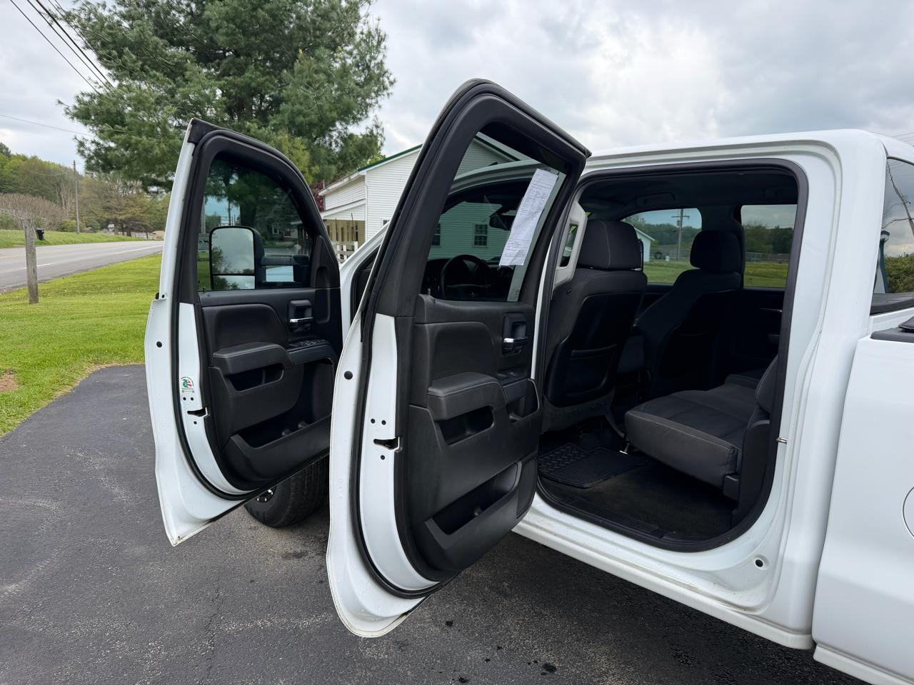 Chevrolet Silverado 2500HD 4WD Crew Cab 153.7" LT 2015