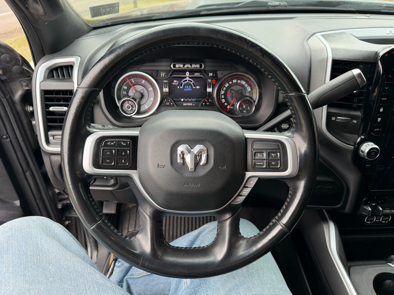 RAM 2500 Big Horn 4x4 Crew Cab 6'4" Box 2022