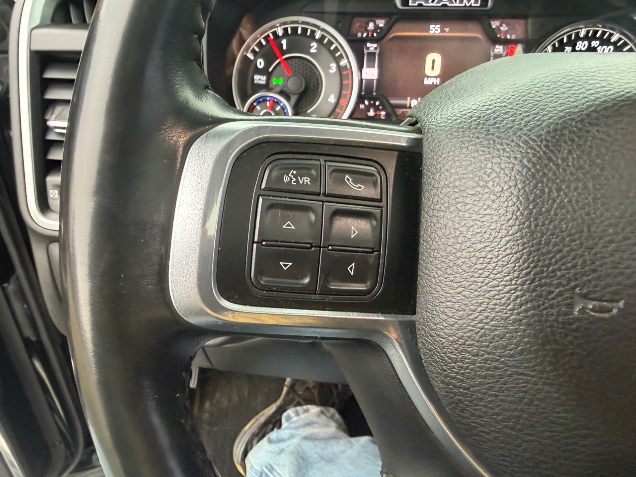 RAM 2500 Laramie 4x4 Crew Cab 6'4" Box 2021