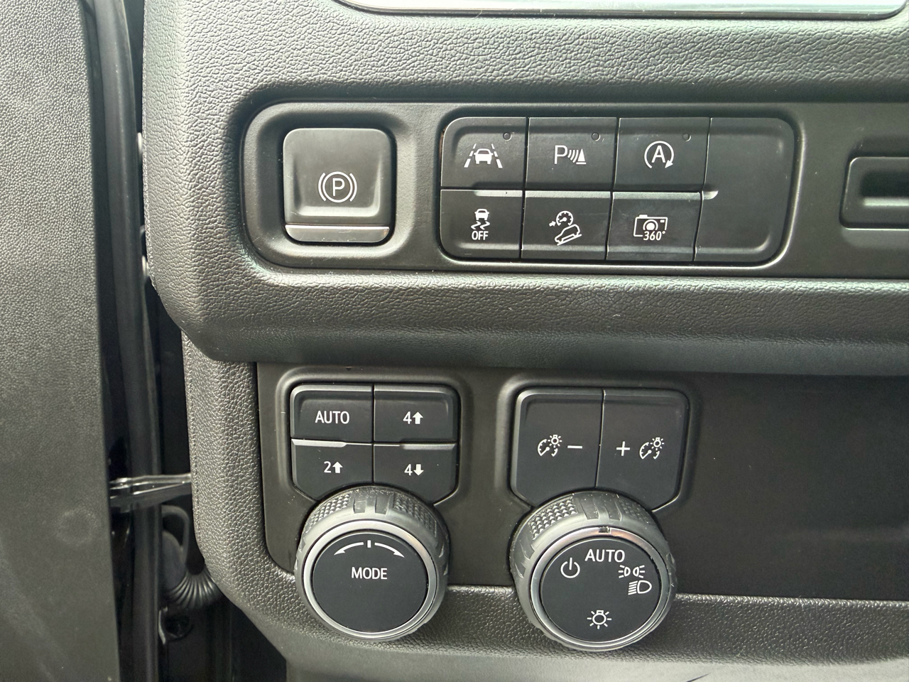 Chevrolet Tahoe 4WD 4dr Z71 2023