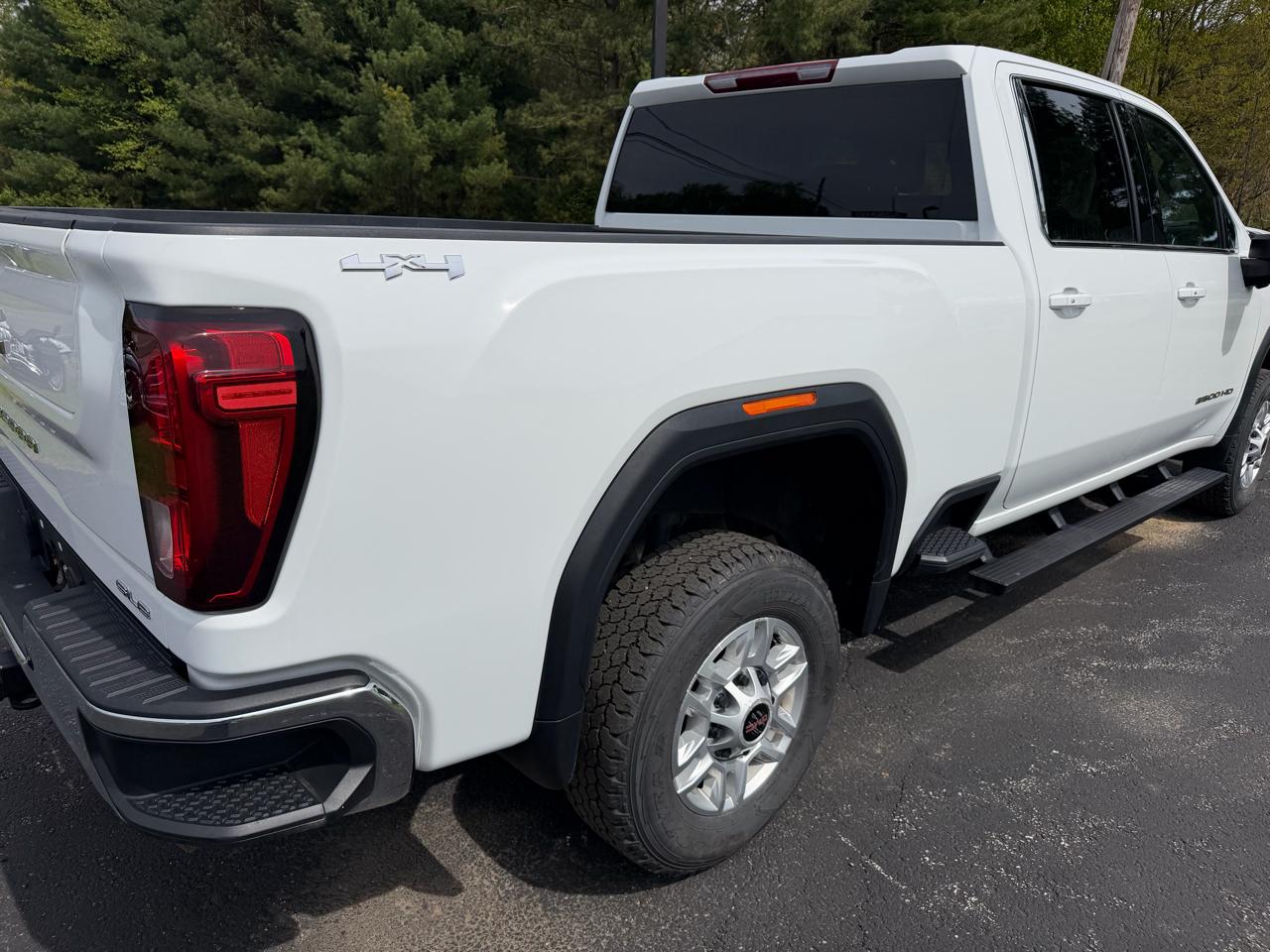 GMC Sierra 2500HD 4WD Crew Cab 159" SLE 2022