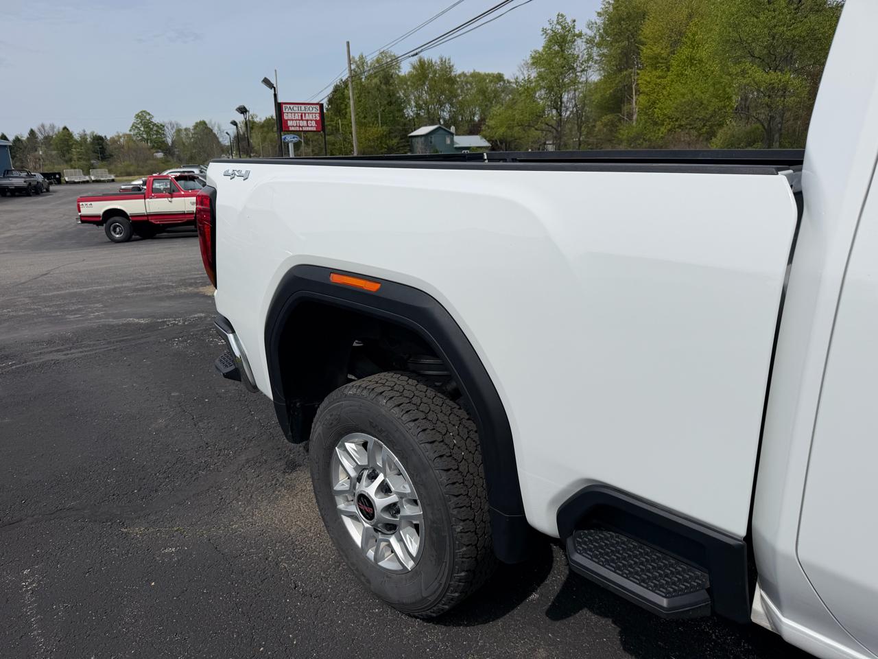 GMC Sierra 2500HD 4WD Crew Cab 159" SLE 2022