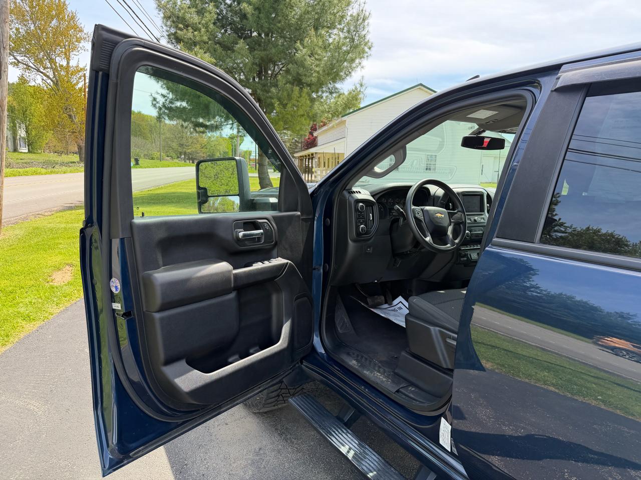 Chevrolet Silverado 2500HD 4WD Crew Cab 159" Custom 2022