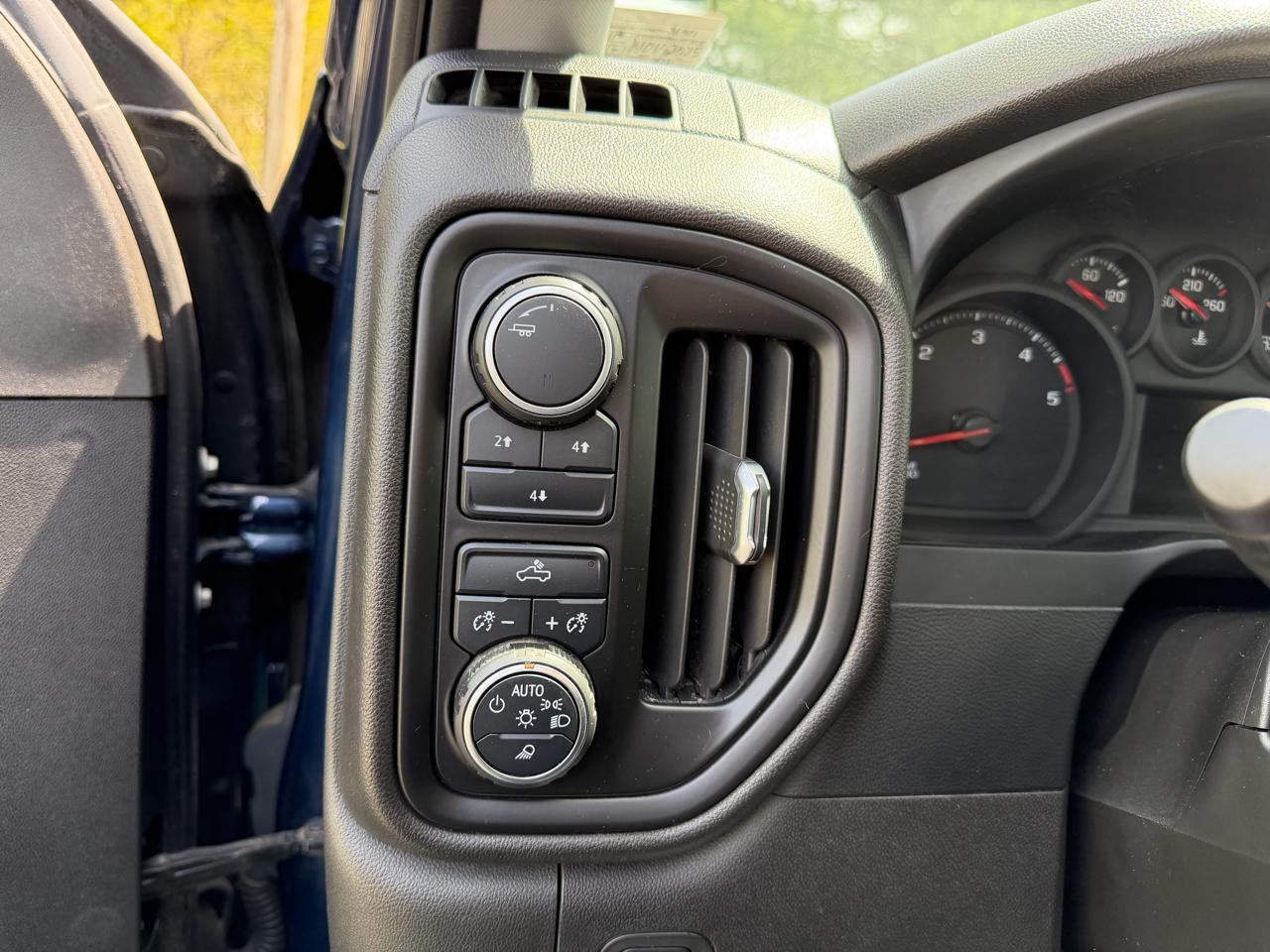 Chevrolet Silverado 2500HD 4WD Crew Cab 159" Custom 2022