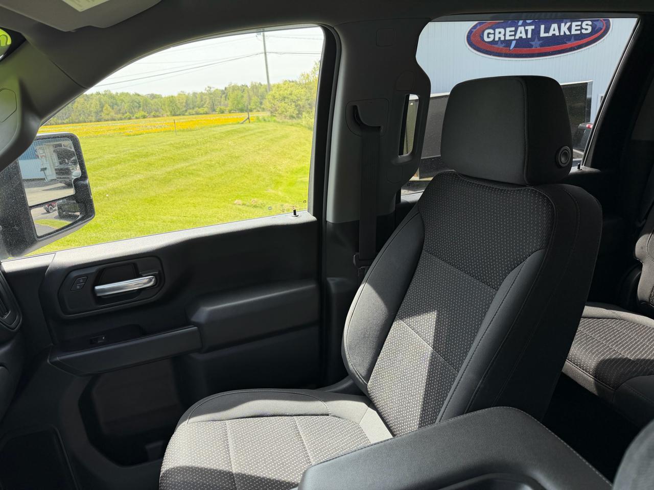 Chevrolet Silverado 2500HD 4WD Crew Cab 159" Custom 2022