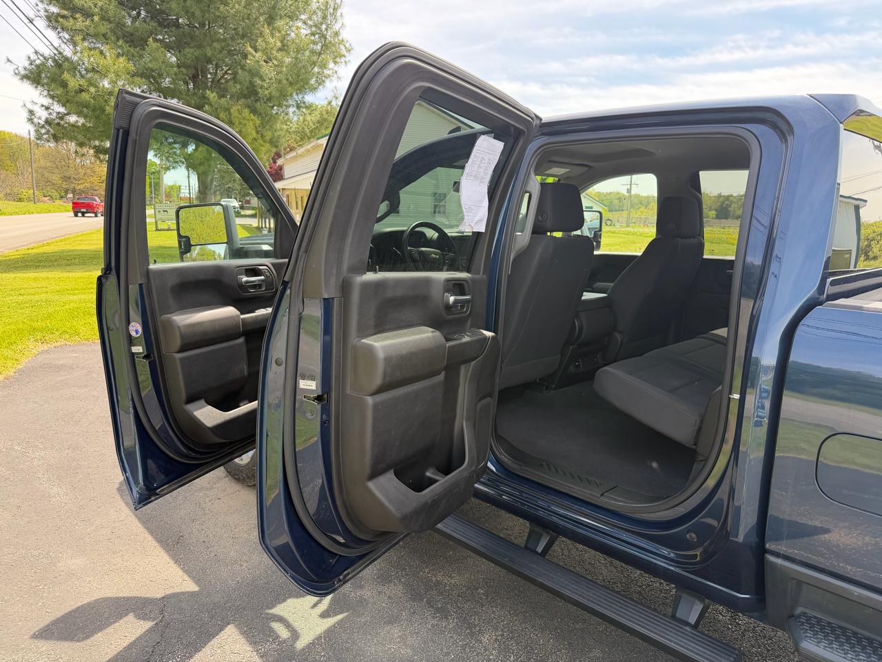Chevrolet Silverado 2500HD 4WD Crew Cab 159" Custom 2022