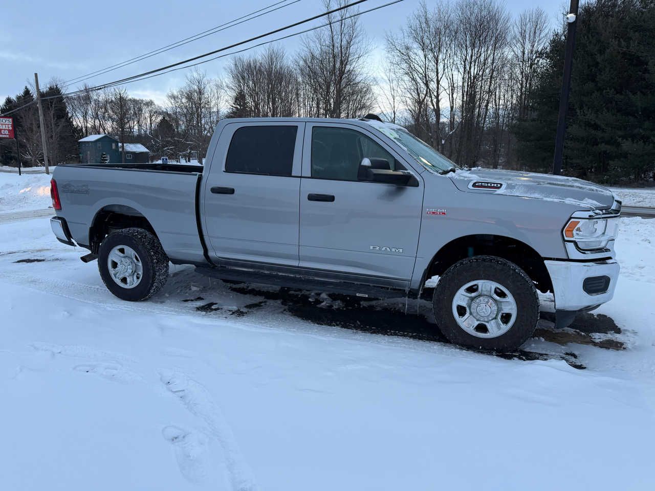 RAM 2500 Tradesman 4x4 Crew Cab 6'4" Box 2020