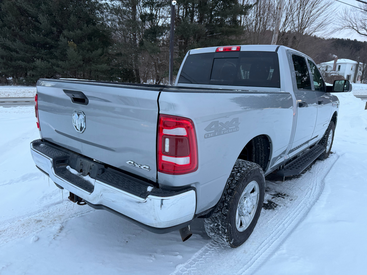 RAM 2500 Tradesman 4x4 Crew Cab 6'4" Box 2020