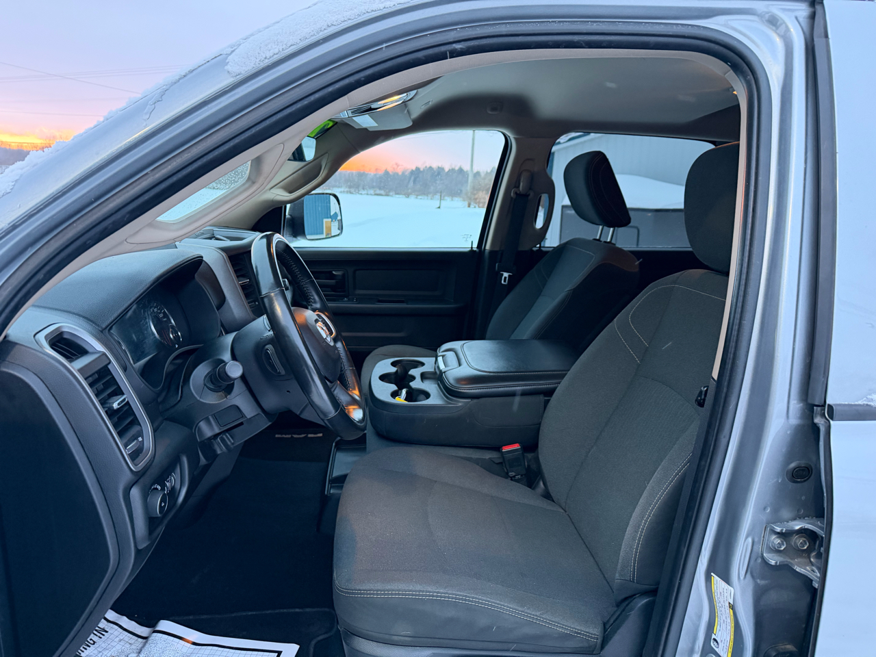 RAM 2500 Tradesman 4x4 Crew Cab 6'4" Box 2020