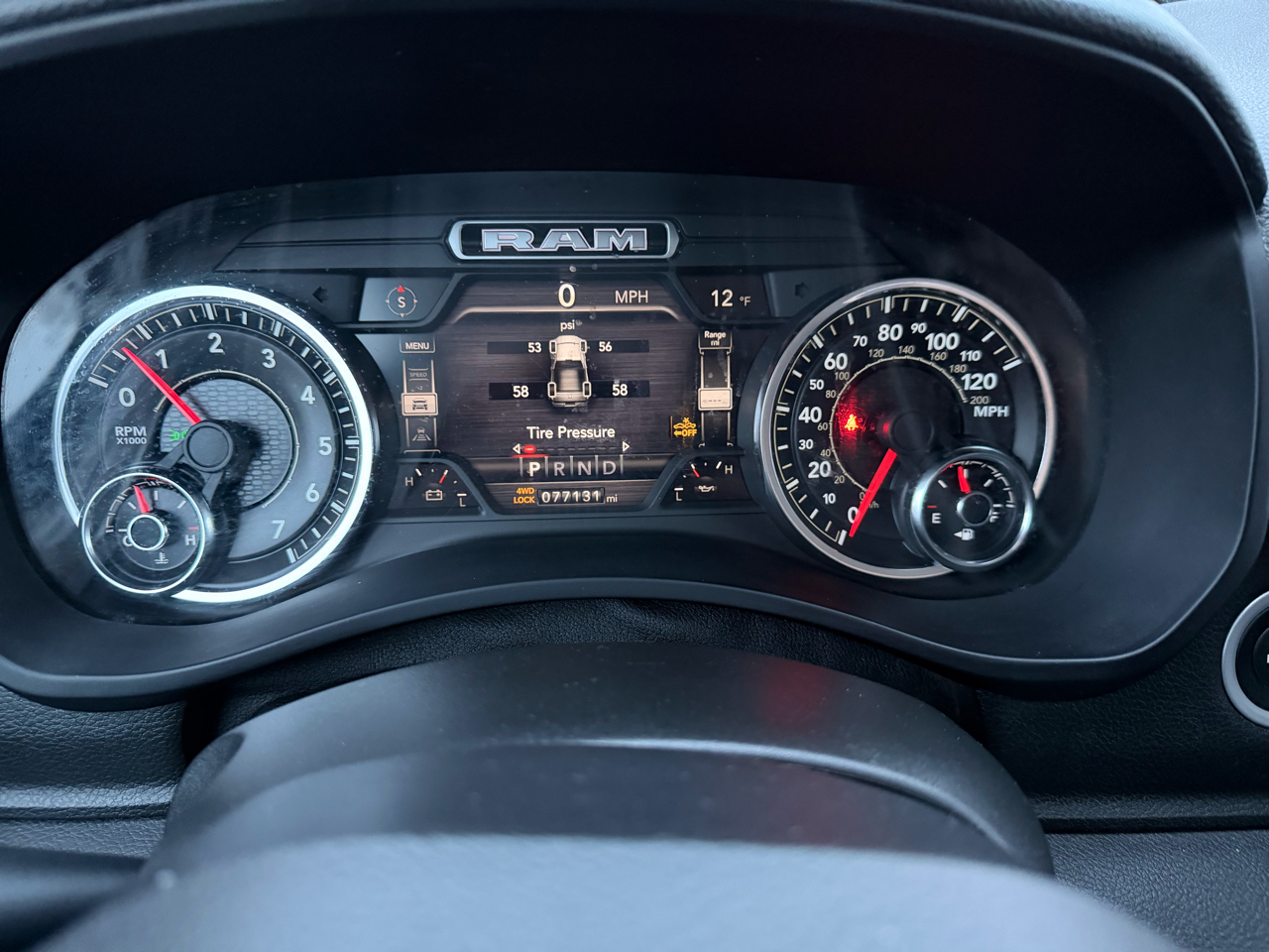 RAM 2500 Tradesman 4x4 Crew Cab 6'4" Box 2020