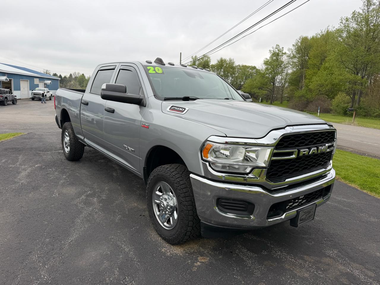 RAM 2500 Tradesman 4x4 Crew Cab 6'4" Box 2020