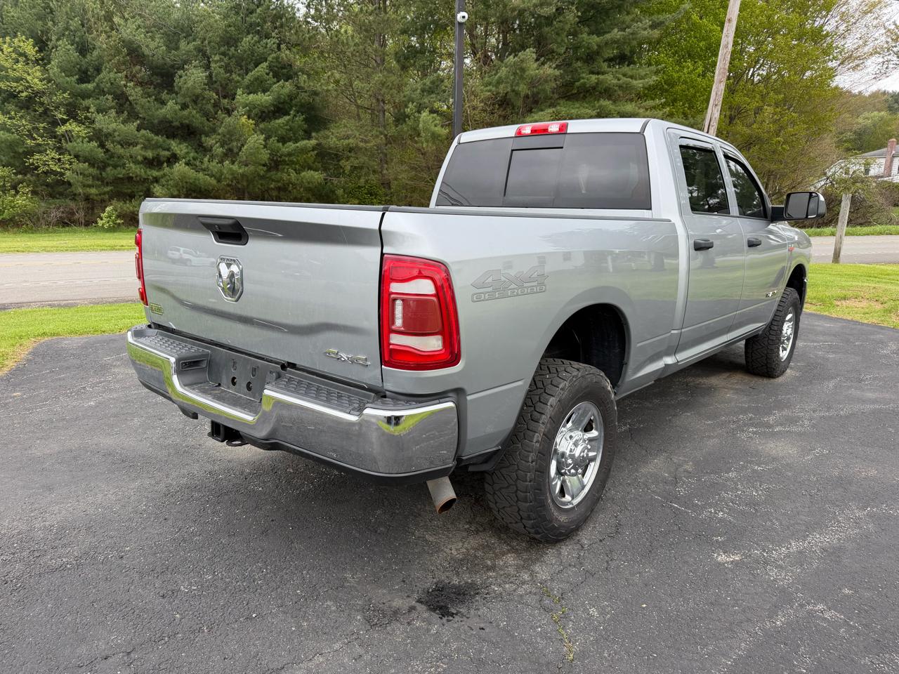 RAM 2500 Tradesman 4x4 Crew Cab 6'4" Box 2020