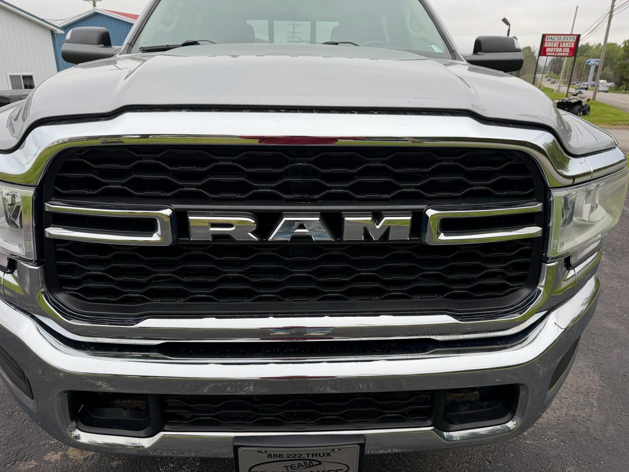RAM 2500 Tradesman 4x4 Crew Cab 6'4" Box 2020