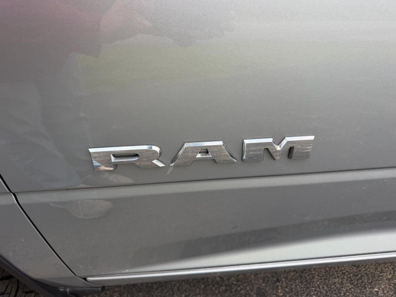RAM 2500 Tradesman 4x4 Crew Cab 6'4" Box 2020