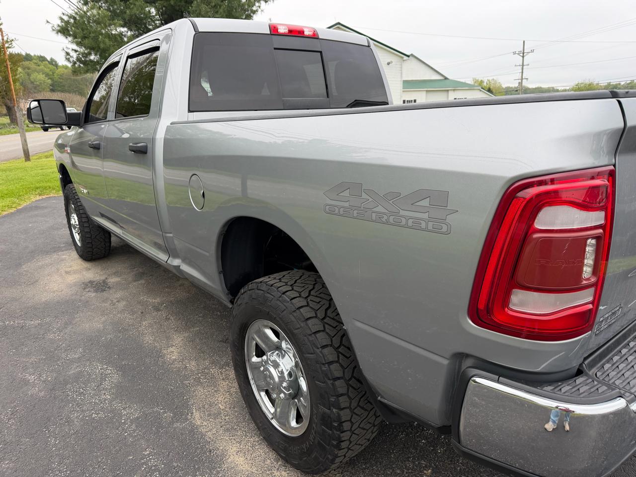 RAM 2500 Tradesman 4x4 Crew Cab 6'4" Box 2020