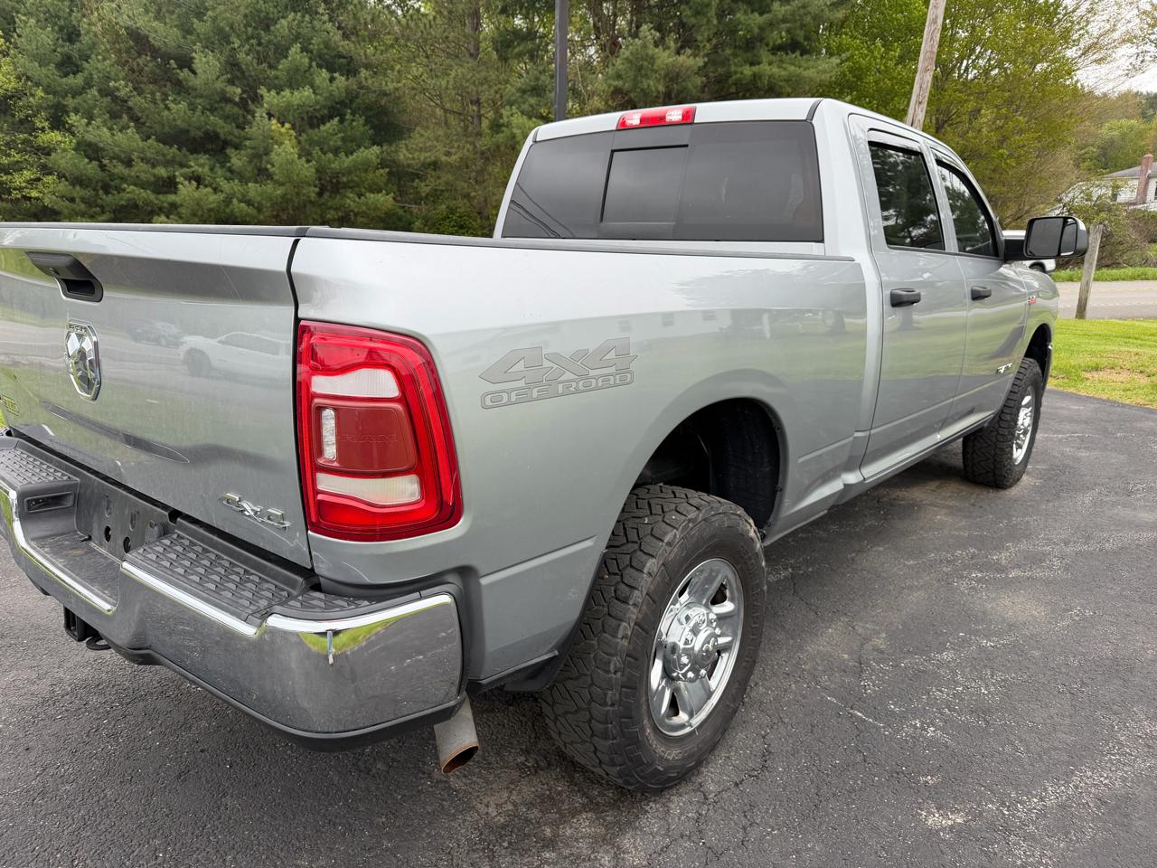 RAM 2500 Tradesman 4x4 Crew Cab 6'4" Box 2020
