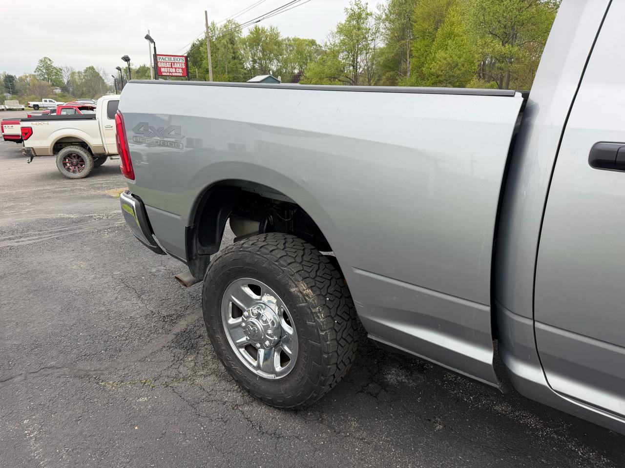 RAM 2500 Tradesman 4x4 Crew Cab 6'4" Box 2020