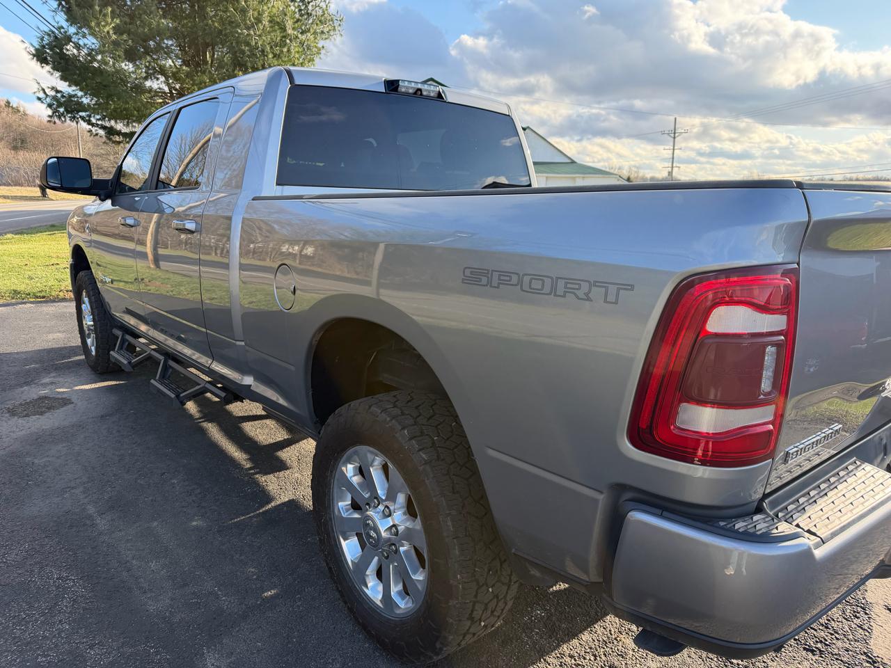 RAM 2500 Big Horn 4x4 Mega Cab 6'4" Box 2019