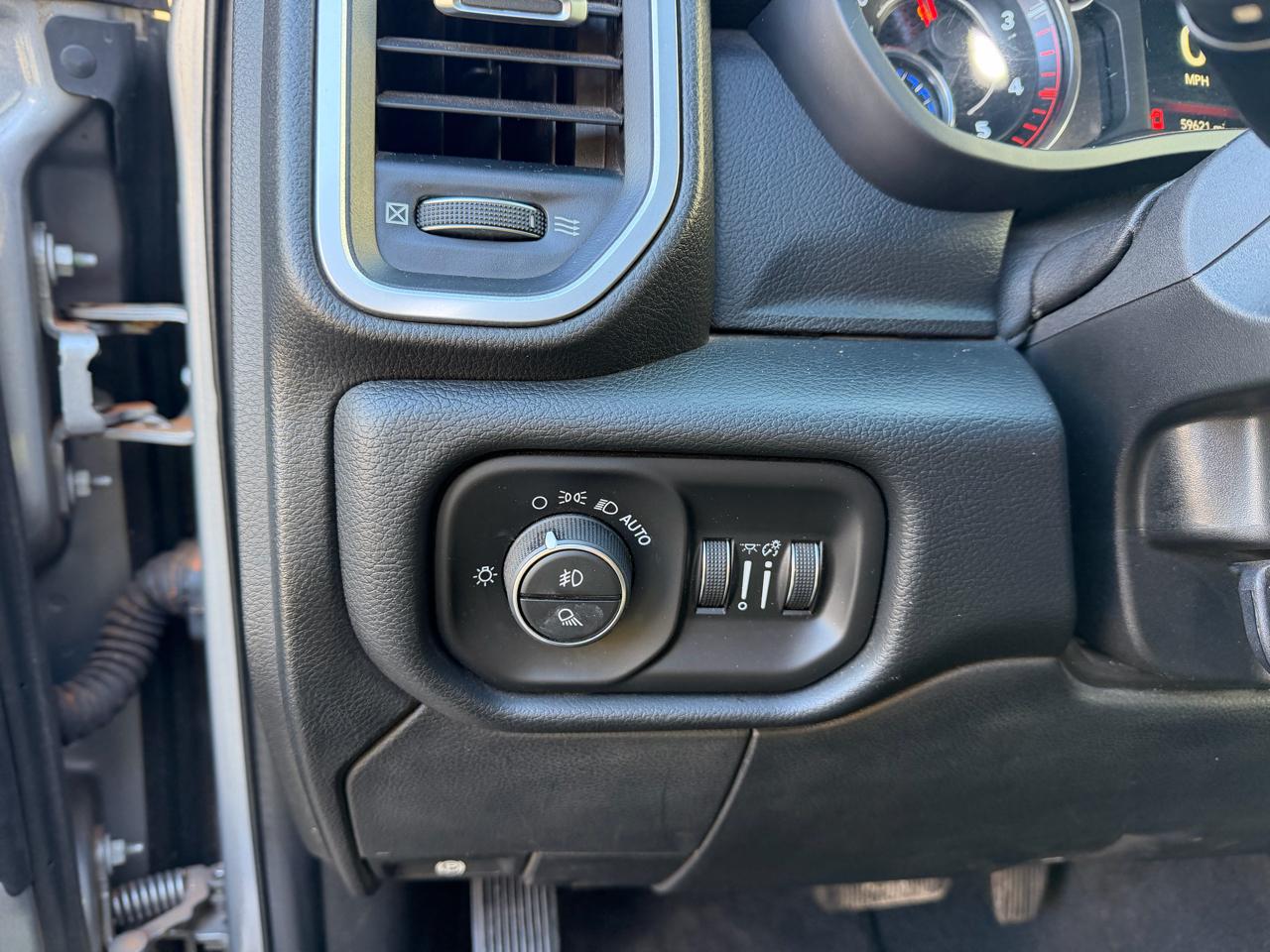 RAM 2500 Big Horn 4x4 Mega Cab 6'4" Box 2019