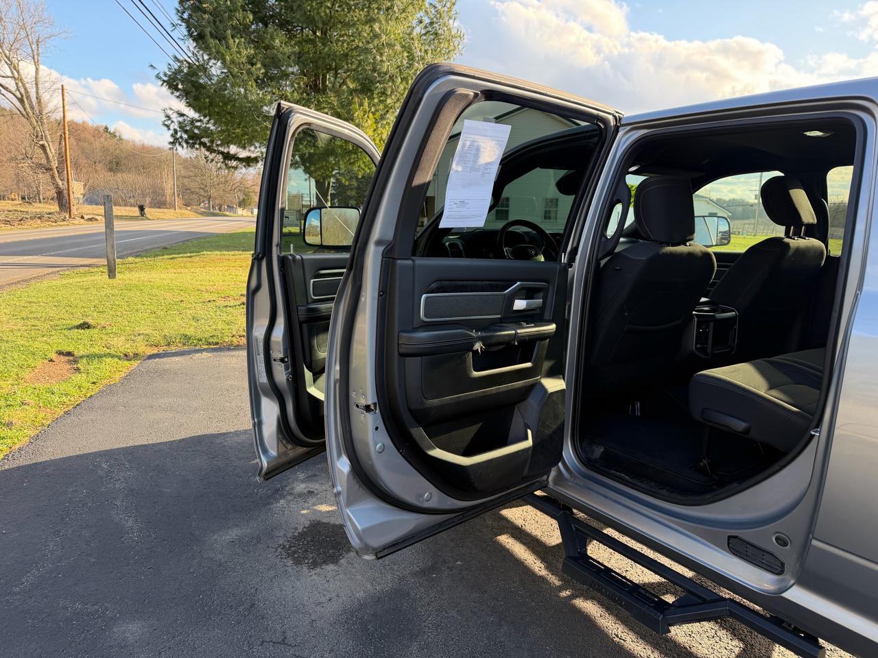 RAM 2500 Big Horn 4x4 Mega Cab 6'4" Box 2019