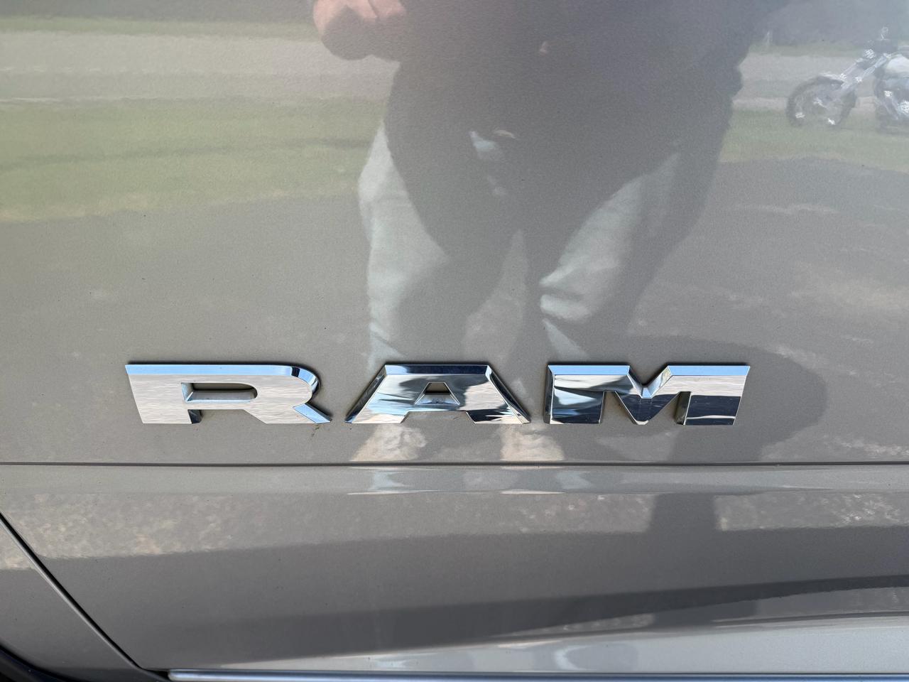 RAM 2500 Big Horn 4x4 Mega Cab 6'4" Box 2019