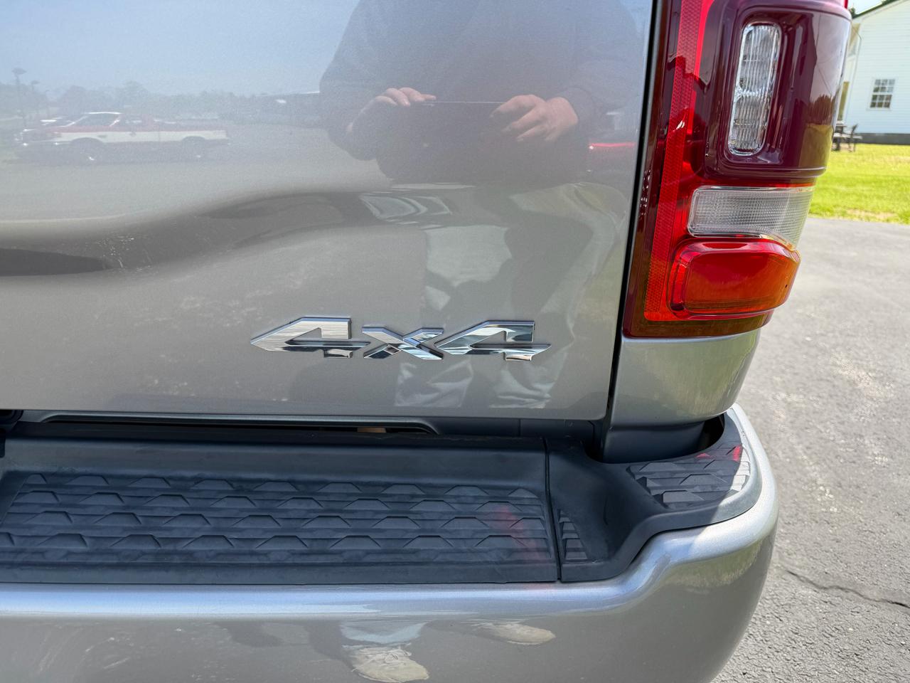 RAM 2500 Big Horn 4x4 Mega Cab 6'4" Box 2019