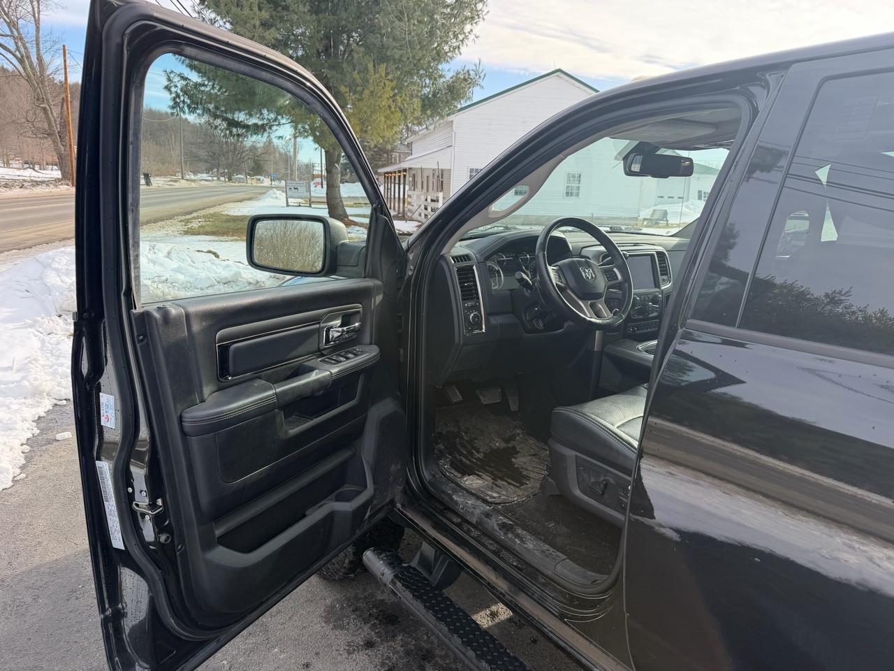 RAM 2500 Laramie 4x4 Crew Cab 6'4" Box 2018