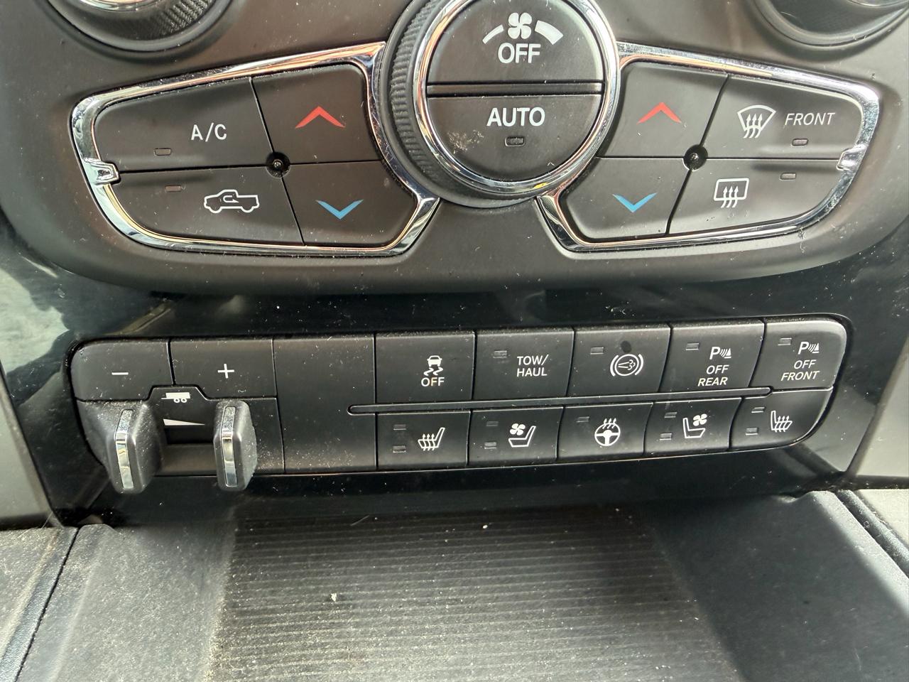 RAM 2500 Laramie 4x4 Crew Cab 6'4" Box 2018