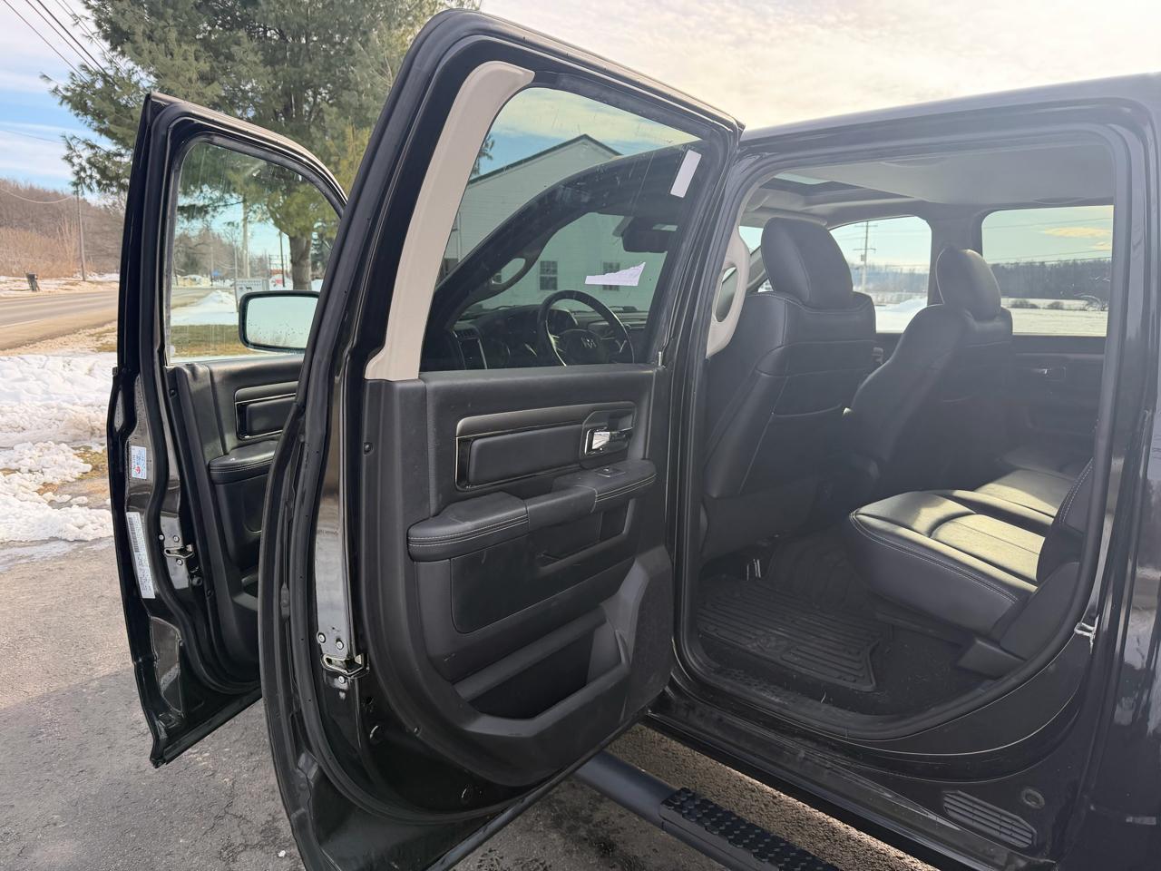 RAM 2500 Laramie 4x4 Crew Cab 6'4" Box 2018