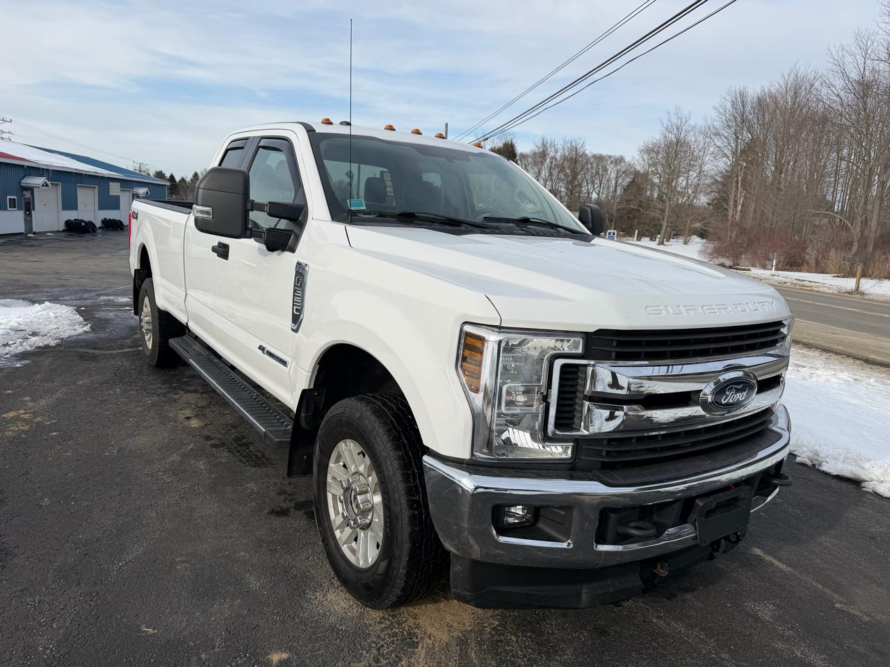 Ford Super Duty F-350 SRW XLT 4WD SuperCab 6.75' Box 2019
