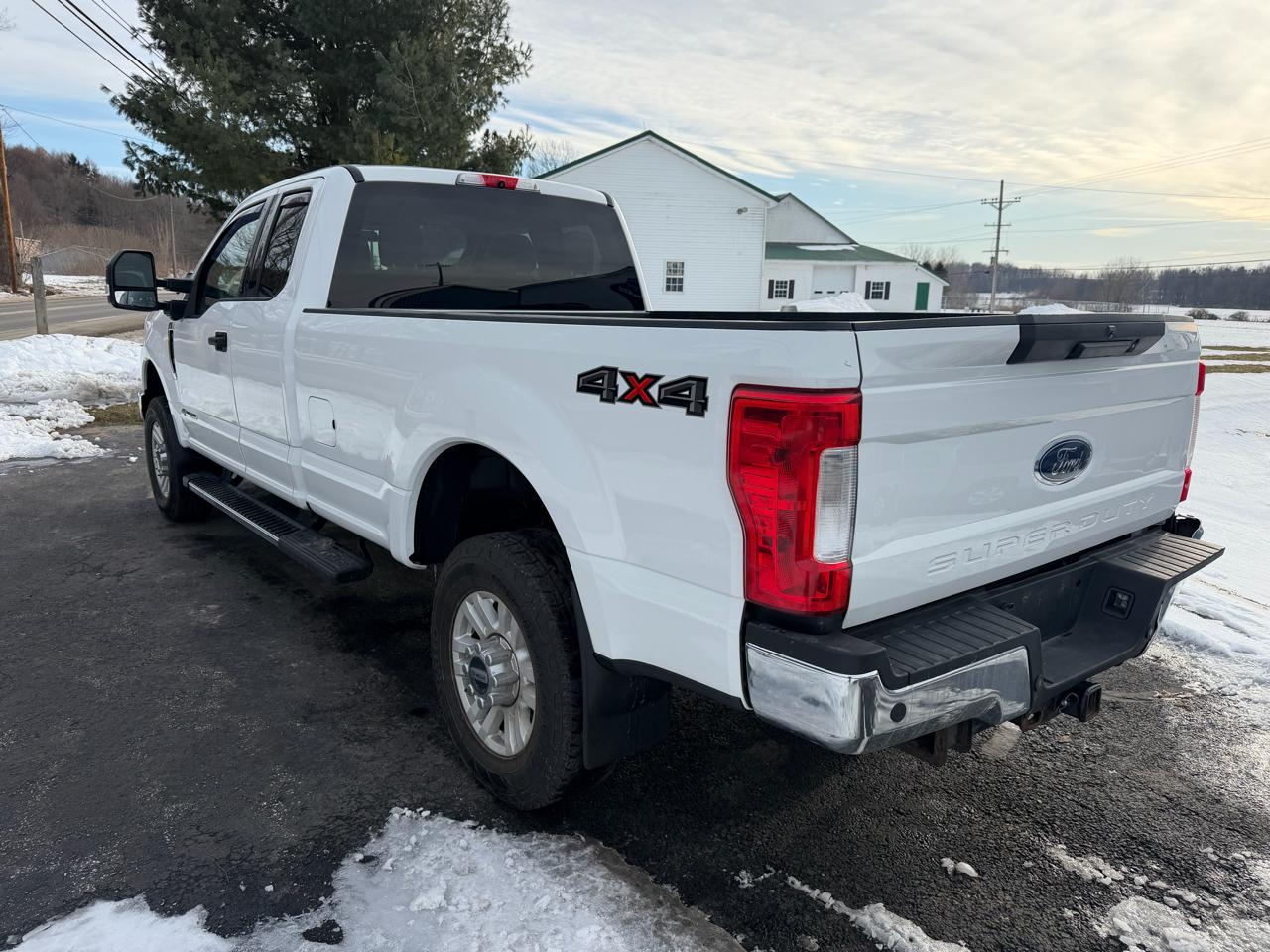Ford Super Duty F-350 SRW XLT 4WD SuperCab 6.75' Box 2019